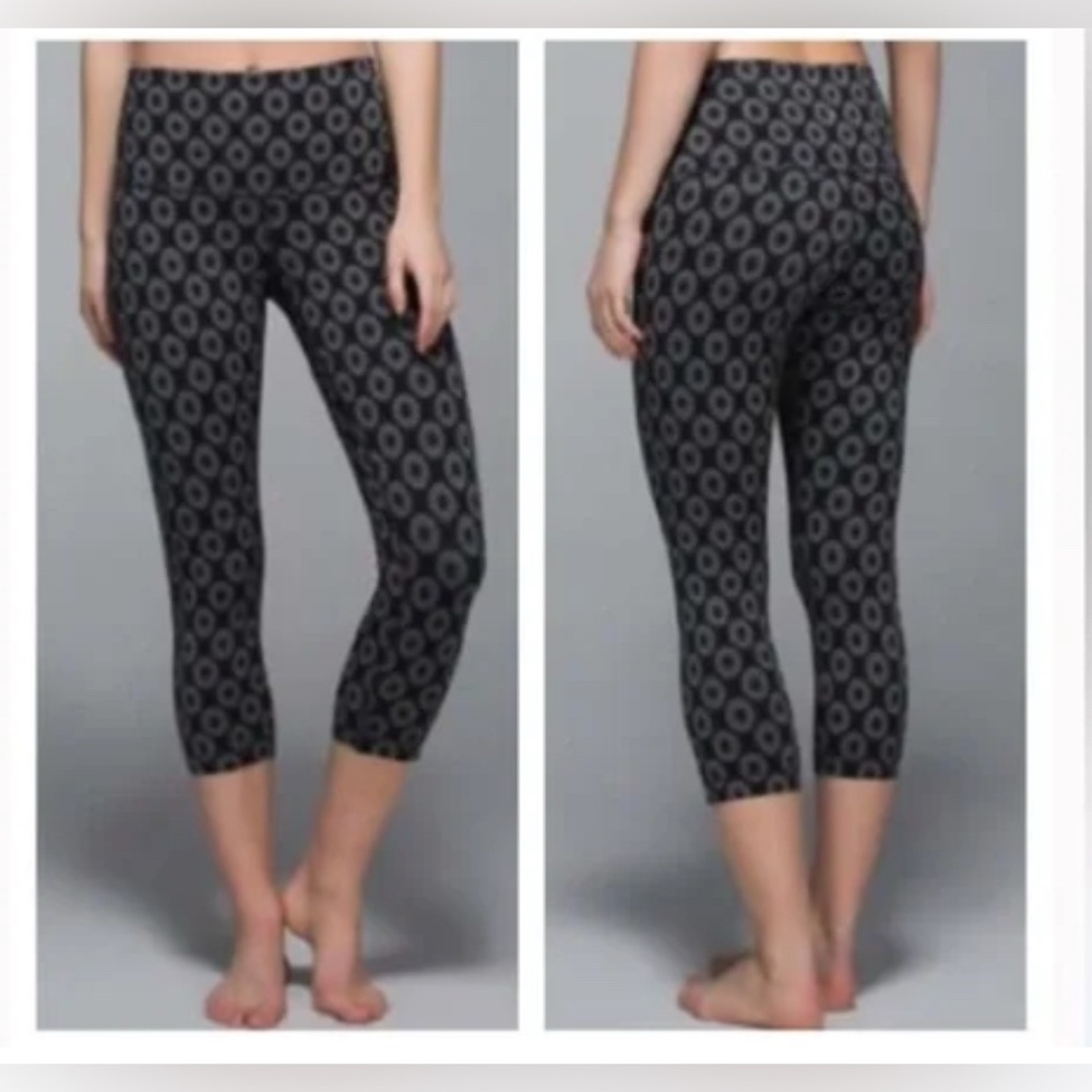 Lululemon Wunder Under crop II- Roll down- Circle Geo Slate.